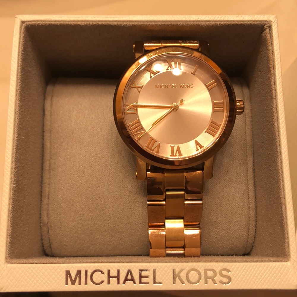 Watch - Picture 2 of 4